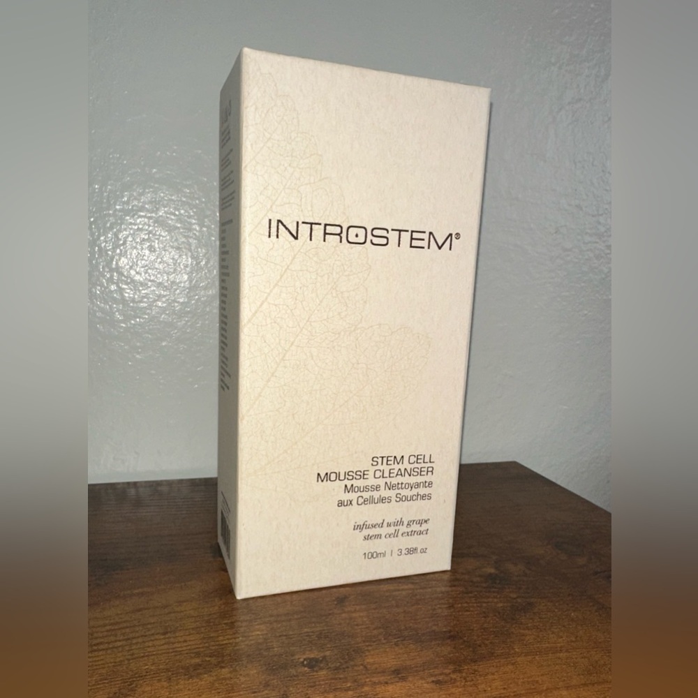 Stem Cell Mousse Cleanser - White